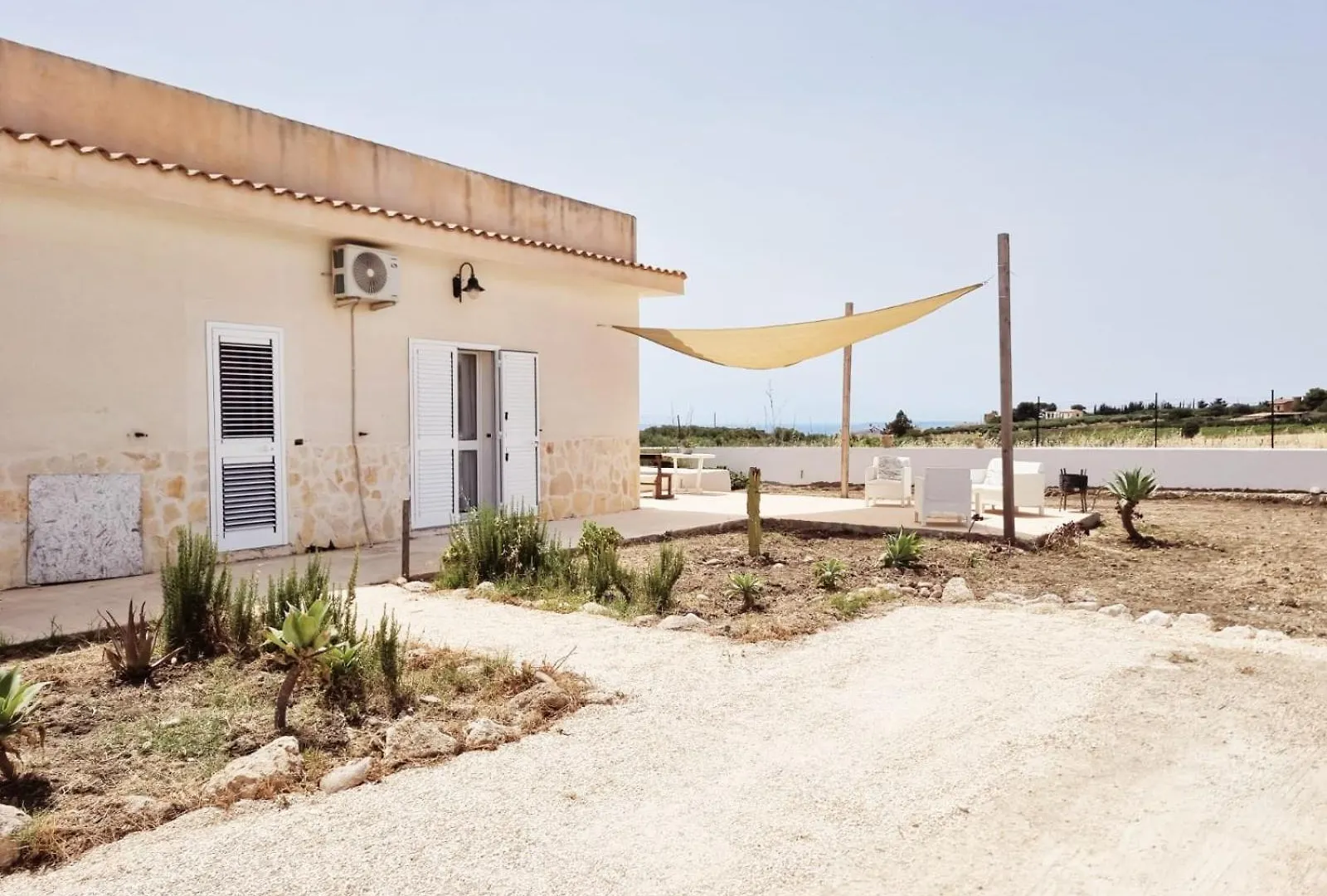 Villa Del Poeta Montallegro