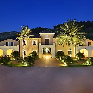 3* Hotel Baglio Caruana Cantina & Relais