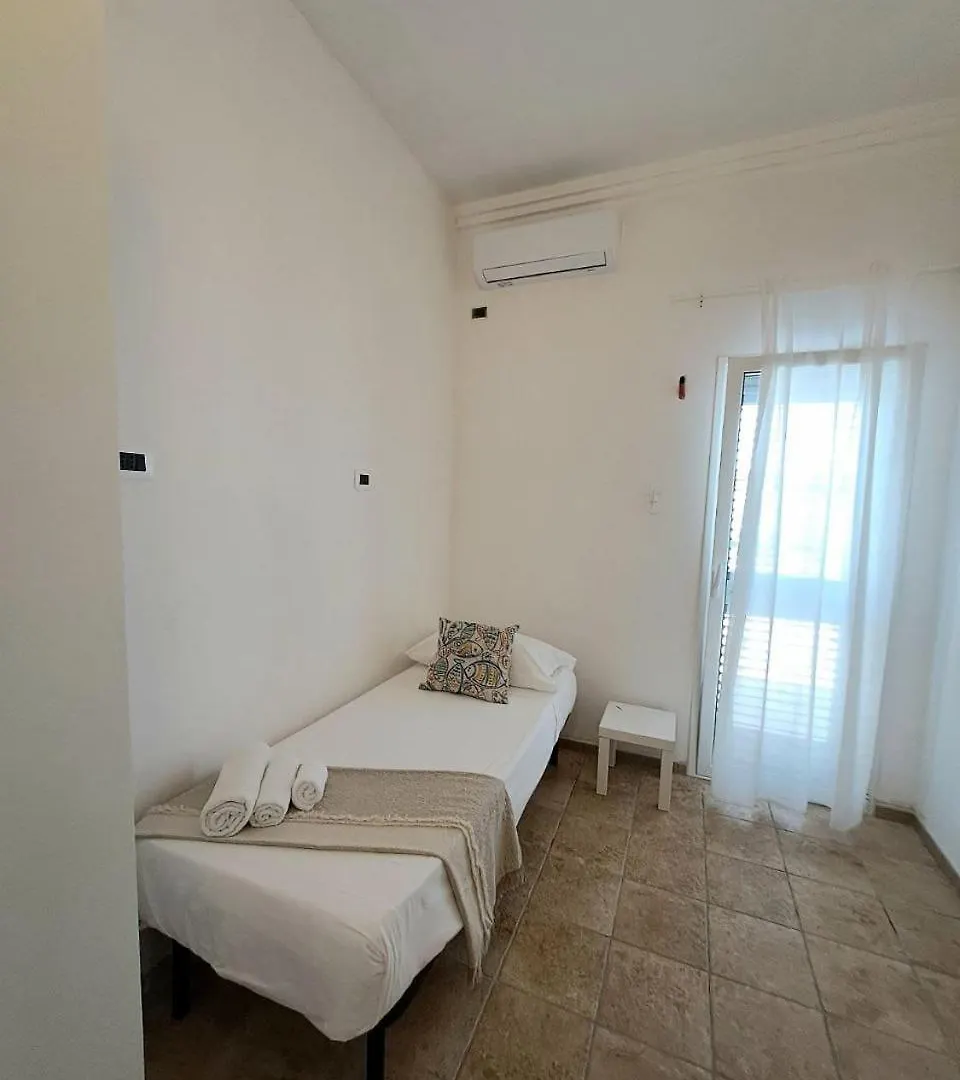 Villa Del Poeta Montallegro Itálie